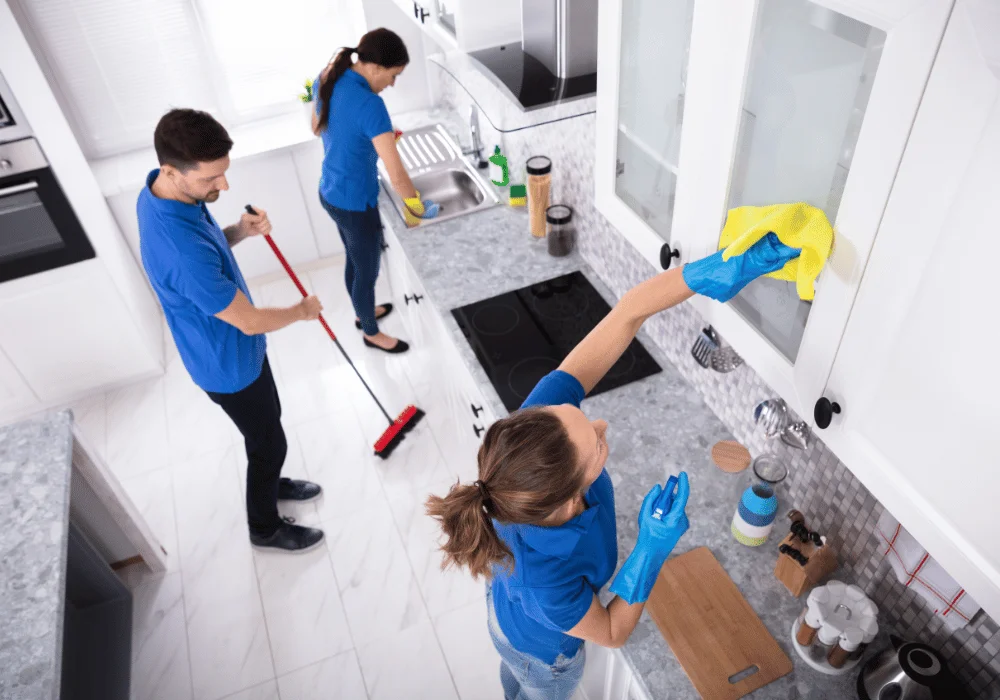 Deep kitchen cleaning in Kerry — ovens, hobs, and extractor fans cleaned to perfection. Eco-friendly, safe results.