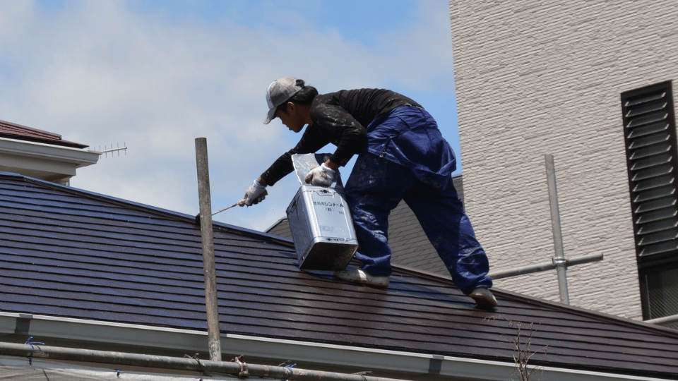 Weatherproof exterior painting in Kerry for walls, woodwork, fascias, and gutters. Clean lines, reliable scheduling, lasting results. From €297.