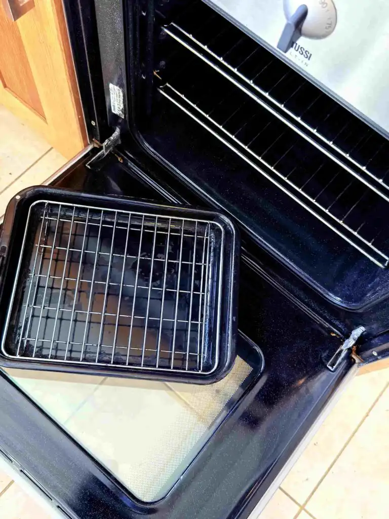 Explore Deep Cleaning in Kerry, including prices, what the service covers, before-and-after results and optional specialist cleaning services locally.