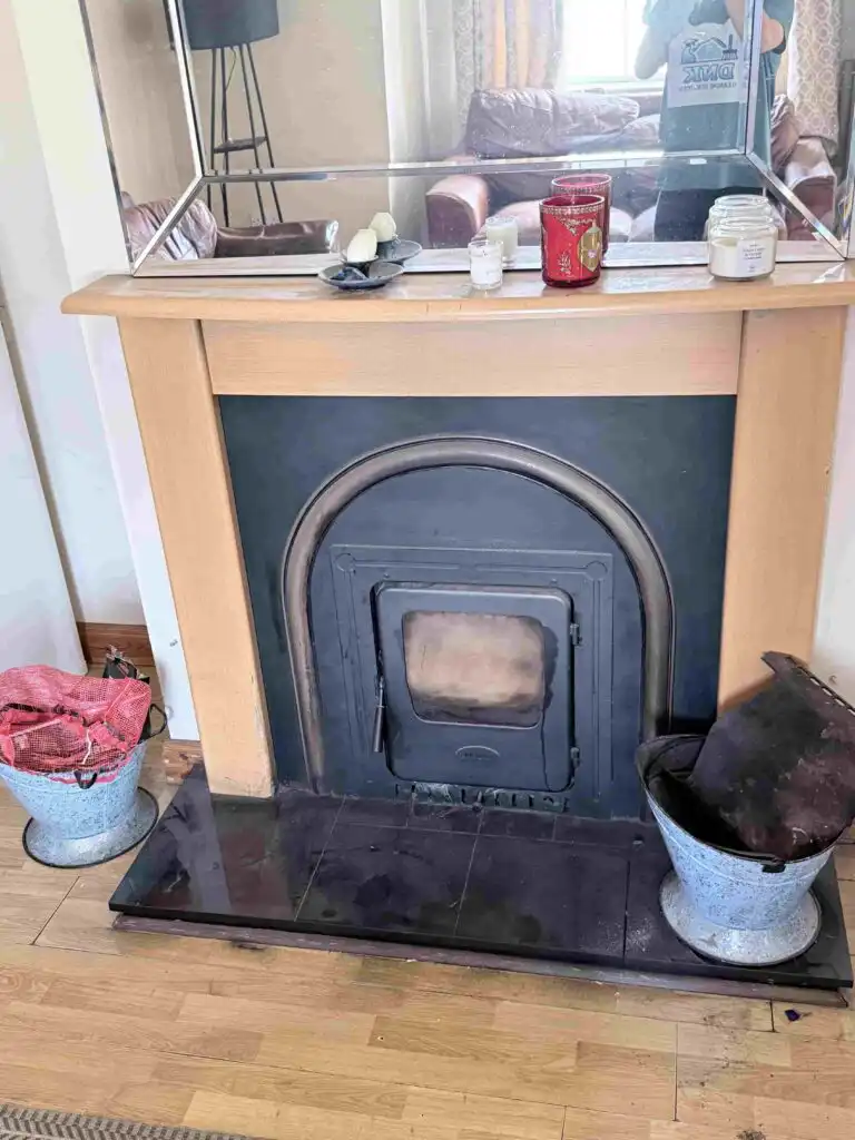 Professional end of tenancy cleaning in Tralee helps remove grease, limescale, stains and hidden dust before your landlord's final inspection. Learn what to expect.